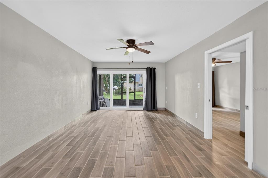 Living area with wood-look porcelain tile