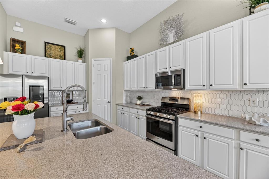 Kitchen and breakfast nook