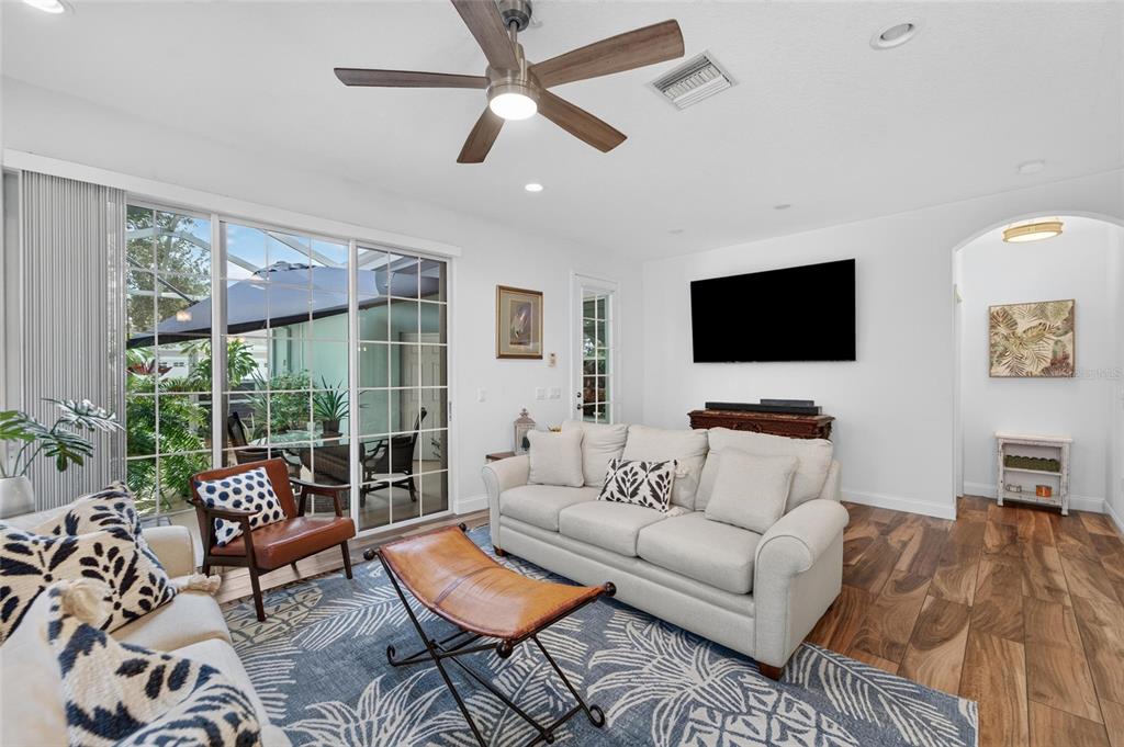 Living room with porcelain teak-look floors