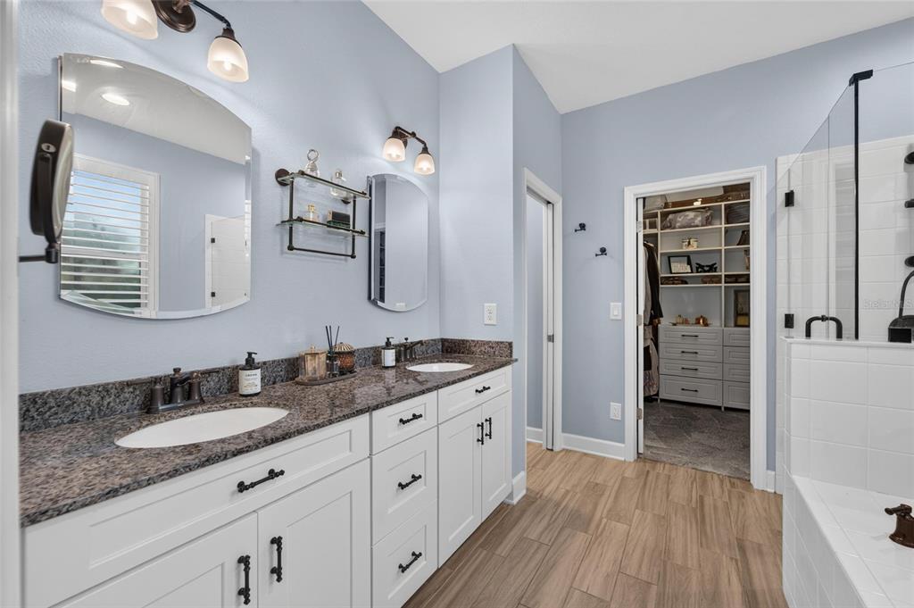 Primary bath with dual sinks and soaking tub