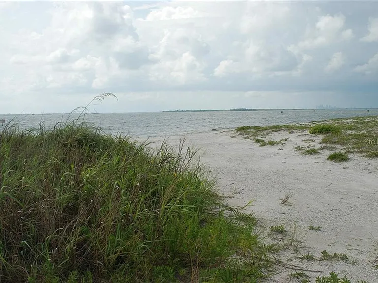 Is There Really a Beach in Apollo Beach?